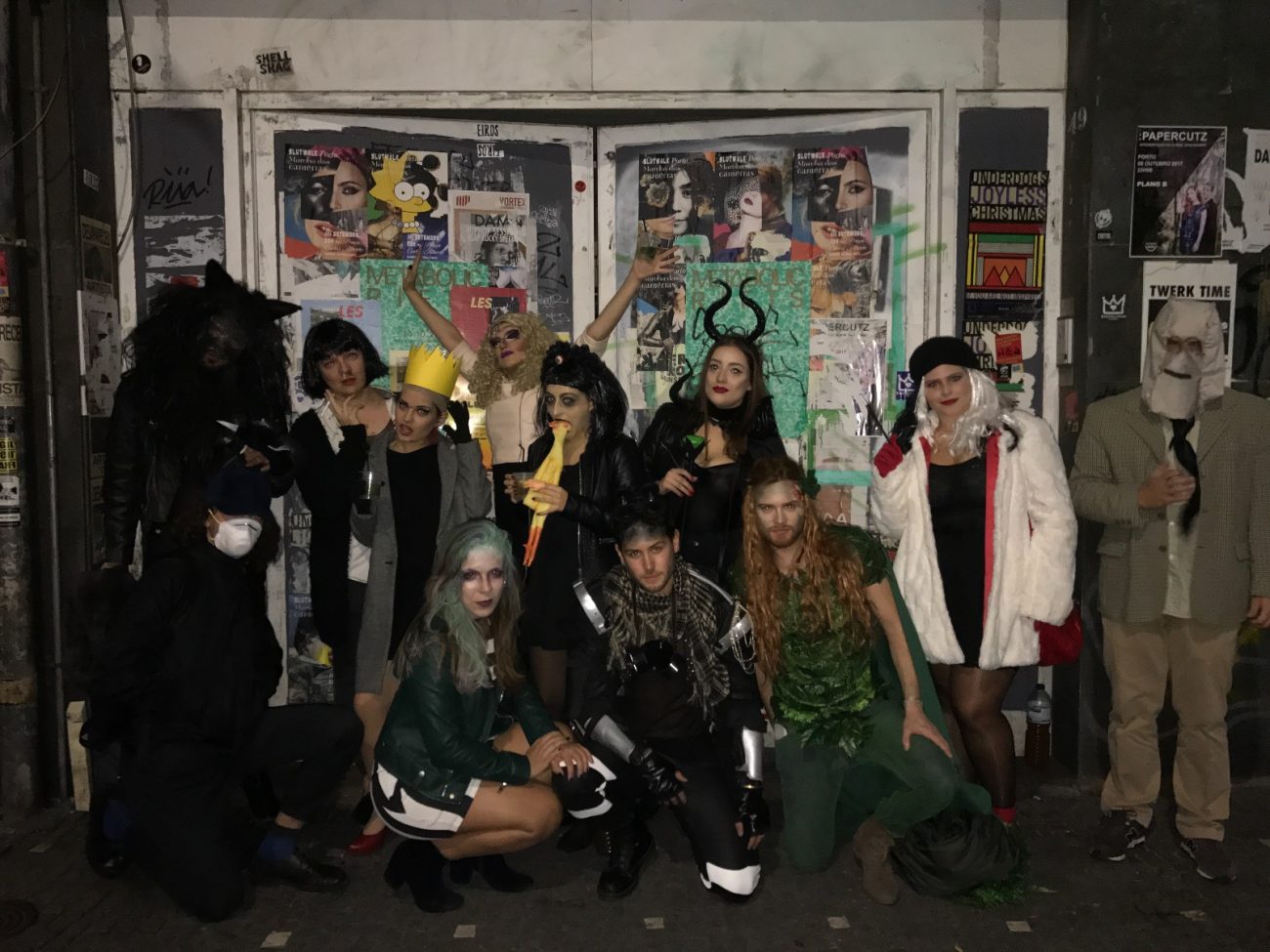 Halloween DIY masks Cara Coroa